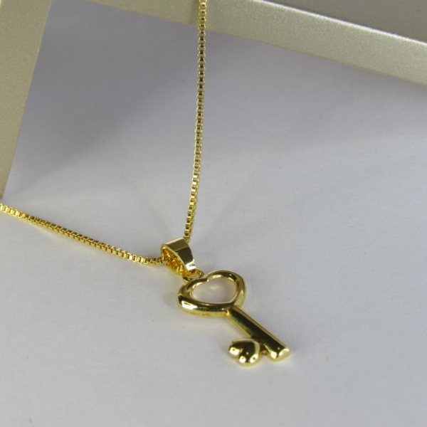 Colar Pingente de Chave Banhado em Ouro 18k - Dourado
