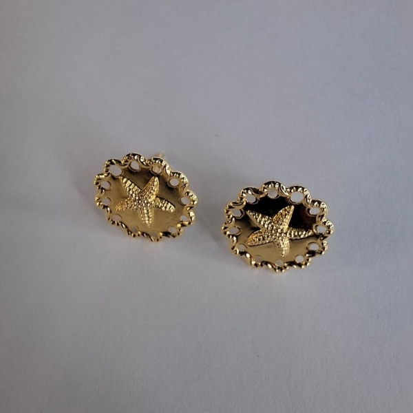 Brinco  Estrela do Mar Trabalhado Banhado em Ouro 18k - Dourado