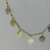 Colar com Corrente com Mini Flores Banhado em Ouro 18k - Dourado