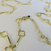 Colar com Corrente Detalhada com Flor Vazada Banhado em Ouro 18k - Dourado