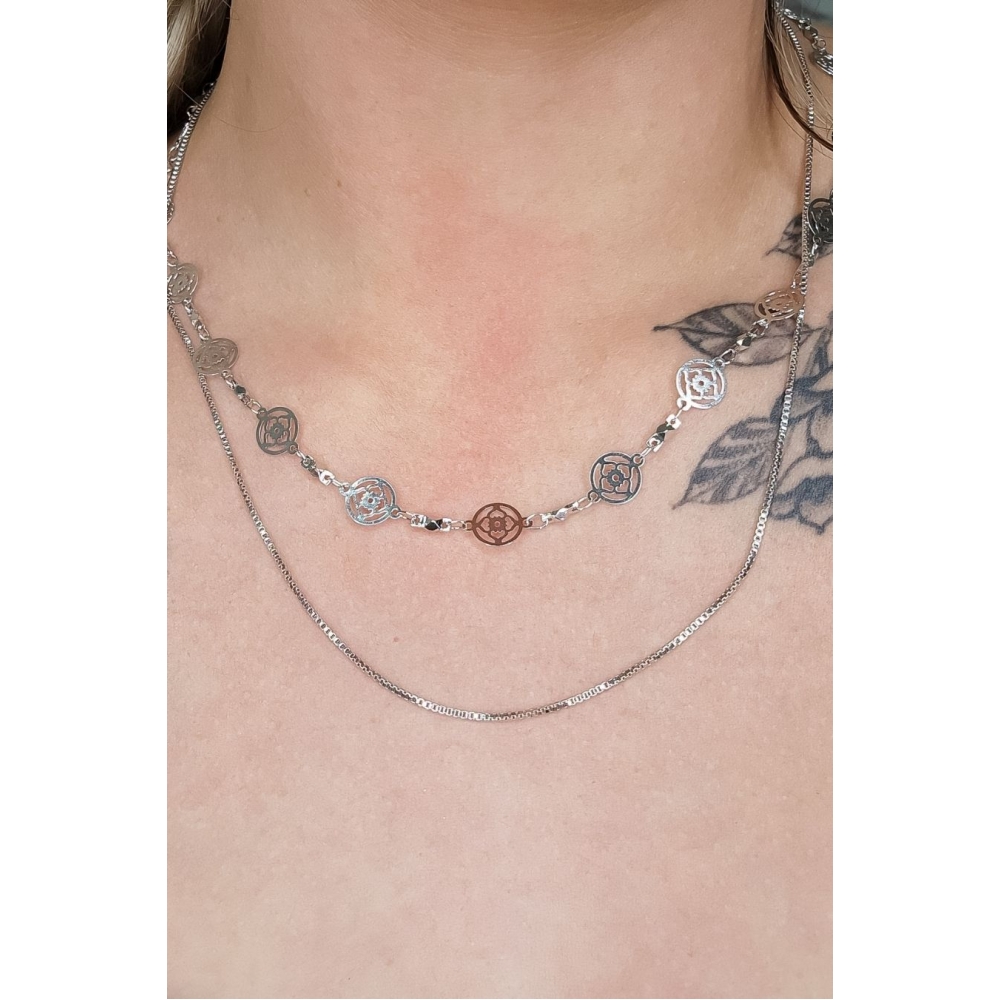 Colar com Corrente com Mini Flores Banhado em Ródio Branco - Prateado