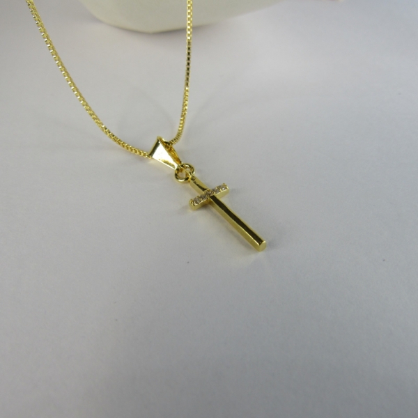Colar Pingente Cruz com Detalhe de Zircônia Banhado em Ouro 18k - Dourado