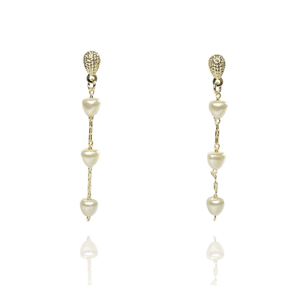 Brinco Com Três Pérolas Em Formato De Coração Banhado em Ouro 18k - Dourado