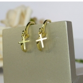 Brinco Argolinha com Cruz Banhado em Ouro 18k - Dourado