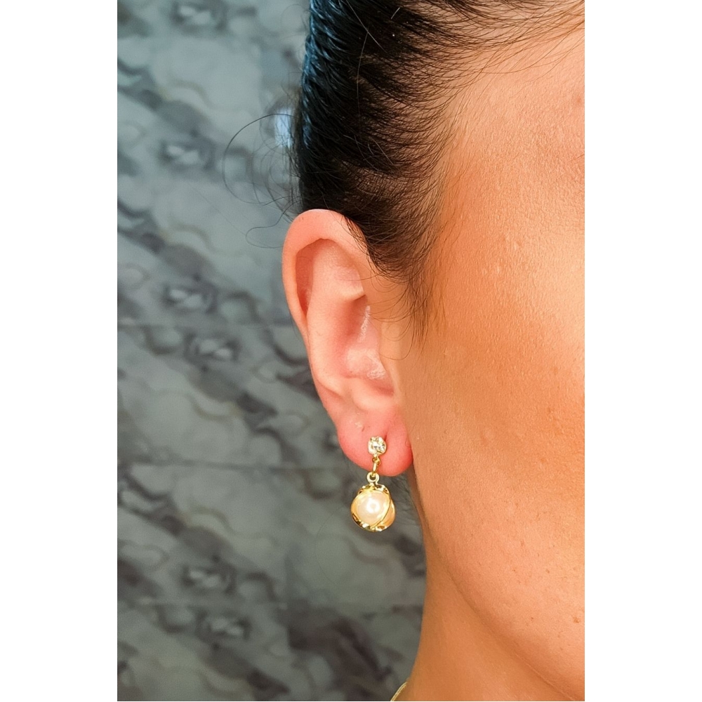 Brinco Pequeno com Perola e Trabalhado com Zircônia Banhado em Ouro 18k - Dourado