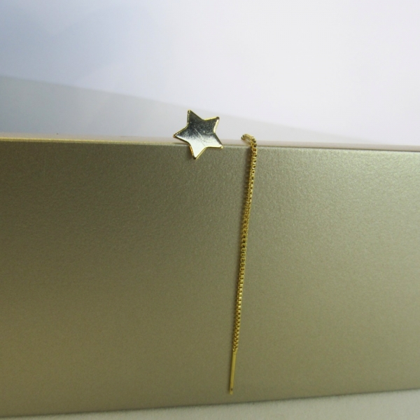 Brinco de Fio Com Estrela Banhado em Ouro 18k - Dourado