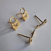 Brinco Duo Chave e Cadeado Banhado em Ouro 18k - Dourado