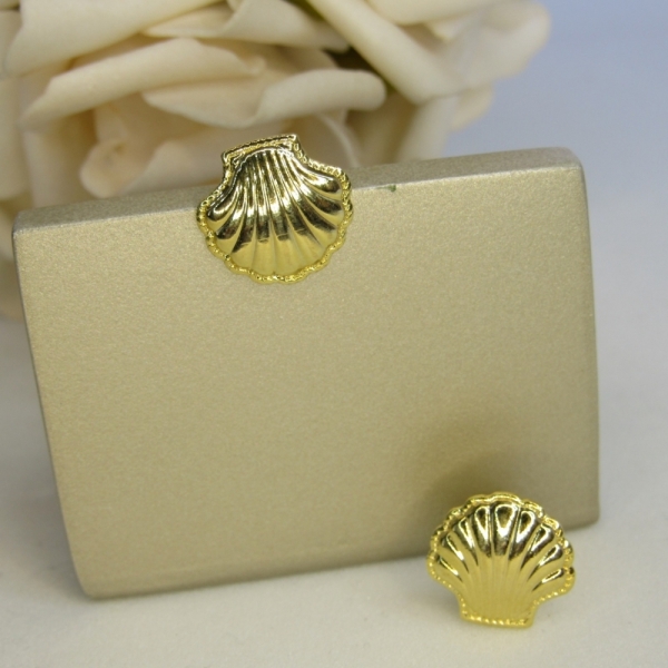 Brinco de Concha Banhado em Ouro 18k - Dourado