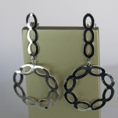 Brinco com fio e Círculo com Arcos Banhado em Ródio Branco - Branco