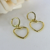 Brinco Argolinha com Coração Médio Vazado Banhado em Ouro 18k - Dourado