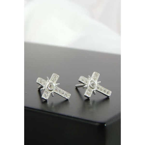 Brinco de Cruz com Zircônias Brancas em Prata 925 - Prateado