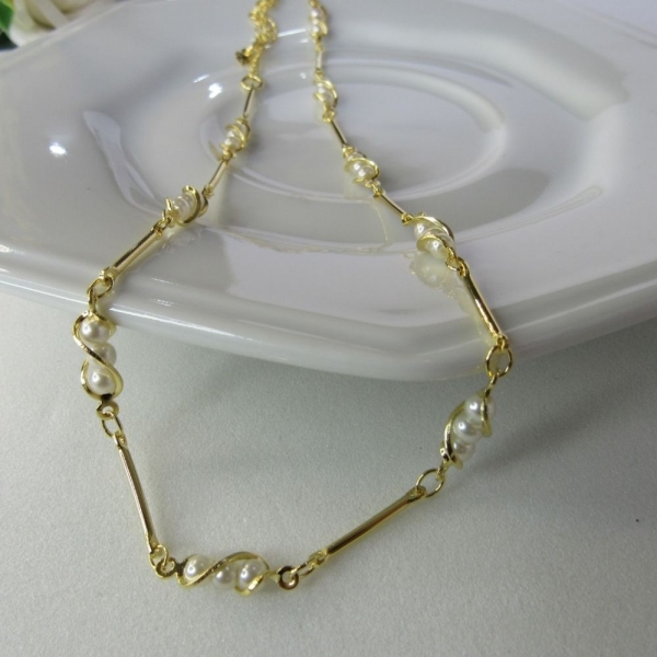 Colar com Corrente de Mini Pérolas Banhado em Ouro 18k - Dourado