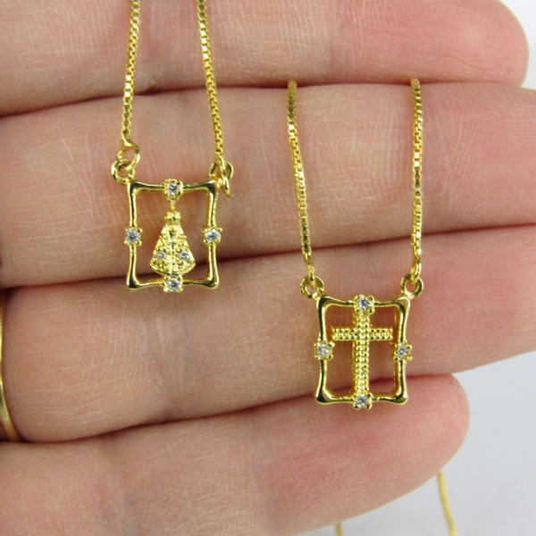 Escapulário Nossa Senhora Aparecida Com Zircônia Banhado em Ouro 18k - Dourado