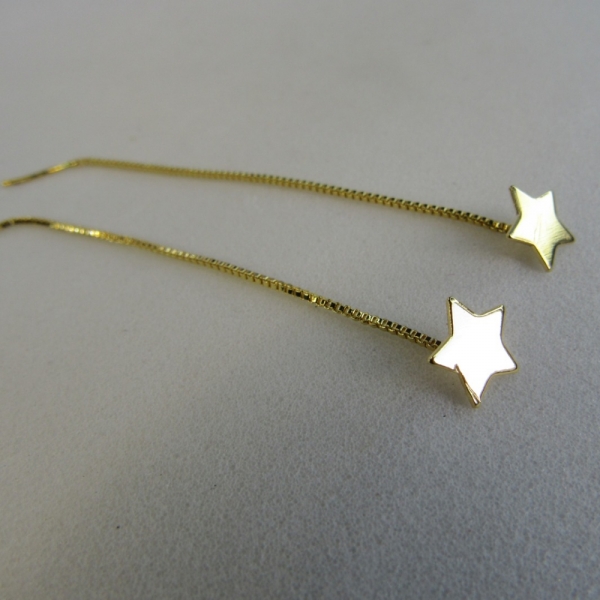 Brinco de Fio Com Estrela Banhado em Ouro 18k - Dourado