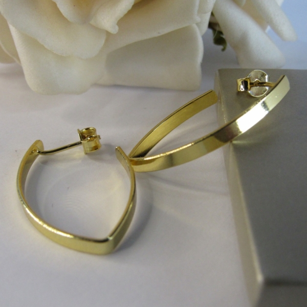 Brinco Argola Oval Banhado em Ouro 18k - Dourado