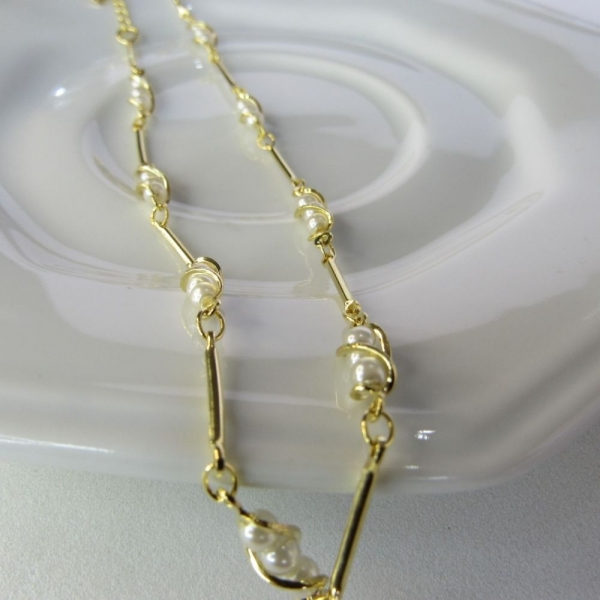 Colar com Corrente de Mini Pérolas Banhado em Ouro 18k - Dourado