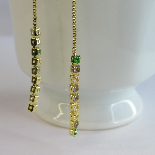 Brinco Fio de Corrente de Zircônias Coloridas Sortidas Banhado em Ouro 18k - Dourado