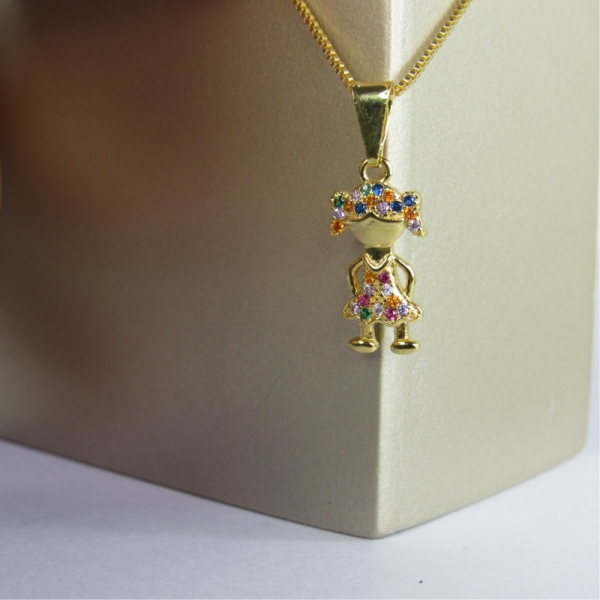 Colar Pingente Menina com Zircônia Colorida Banhado em Ouro 18k - Dourado