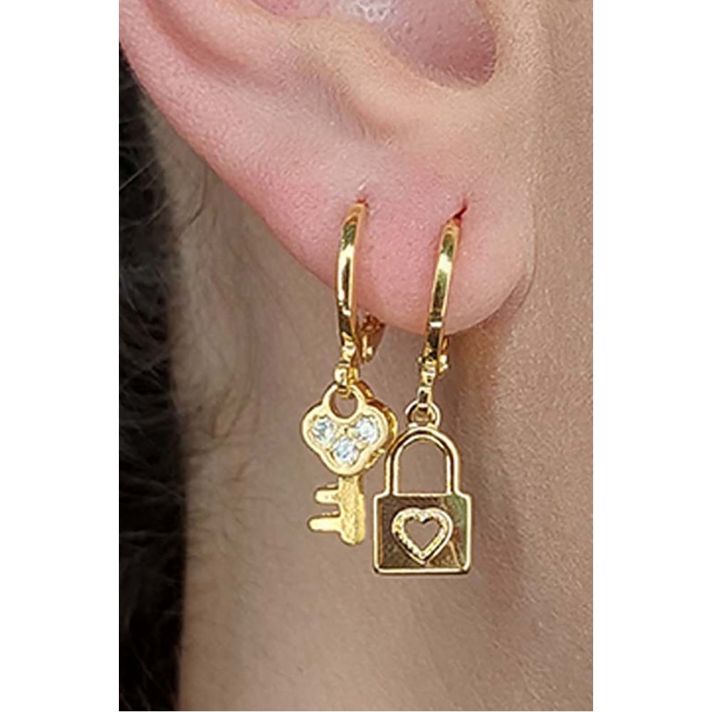 Brinco Duo Argolinha Chave e Cadeado Banhado em Ouro 18k - Dourado