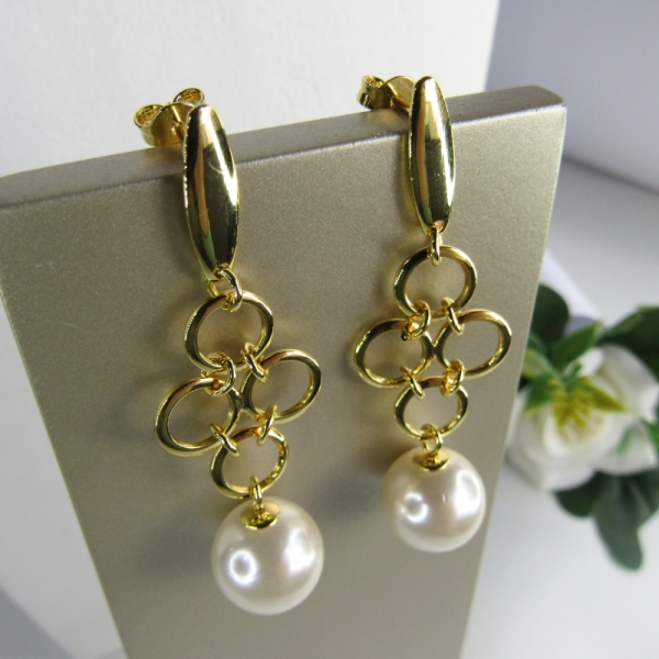 Brinco Grande de Fio com Circulo Dourado e Pérola Banhado em Ouro 18k - Dourado