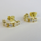 Brinco Pequeno Fio Com Cinco Zircônia Banhado em Ouro 18k - Dourado