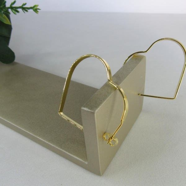 Brinco Argola em Forma de Coração Lateral Larga Banhado em Ouro 18k - Dourado