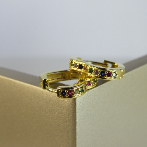 Brinco De Coração Com Micro Zircônia Incrustada Banhado em Ouro 18k - Dourado