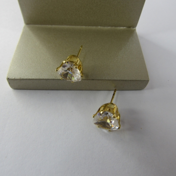 Brinco Zircônias de Coração Grande Banhado em Ouro 18k - Dourado