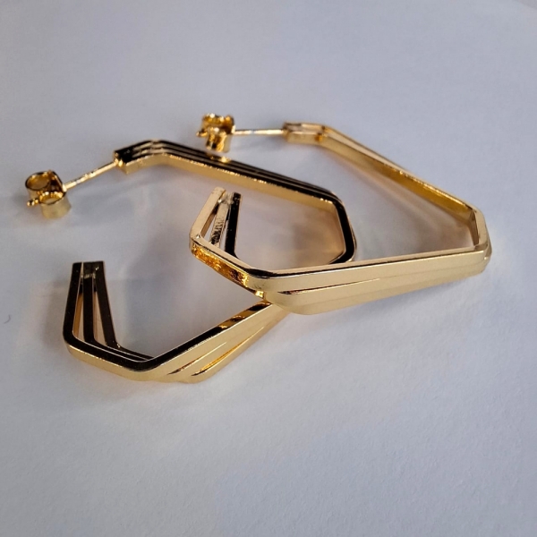 Brinco Argola Três Triangulos Banhado em Ouro 18k - Dourado