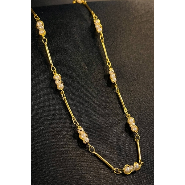 Colar Choker com Mini Pérolas na Corrente Banhado em Ouro 18k - Dourado