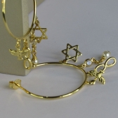 Brinco Argola Médio com Pingente Esotéricos Banhado em Ouro 18k - Dourado