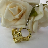 Brinco Argola Trabalhada Vazada com 4 Zircônias Banhado em Ouro 18k - Dourado