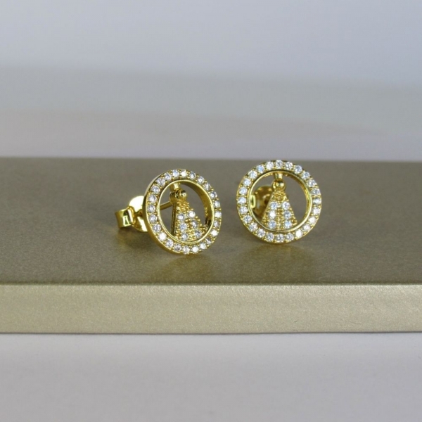 Brinco Mini Zircônias de Nossa Senhora Banhado em Ouro 18k - Dourado