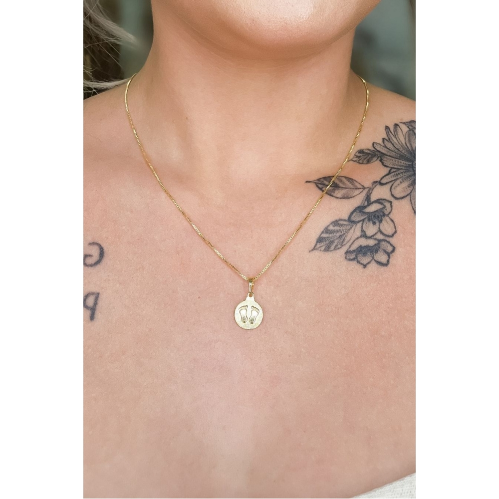 Colar Pingente Reticulado com Pé Banhado em Ouro 18k - Dourado
