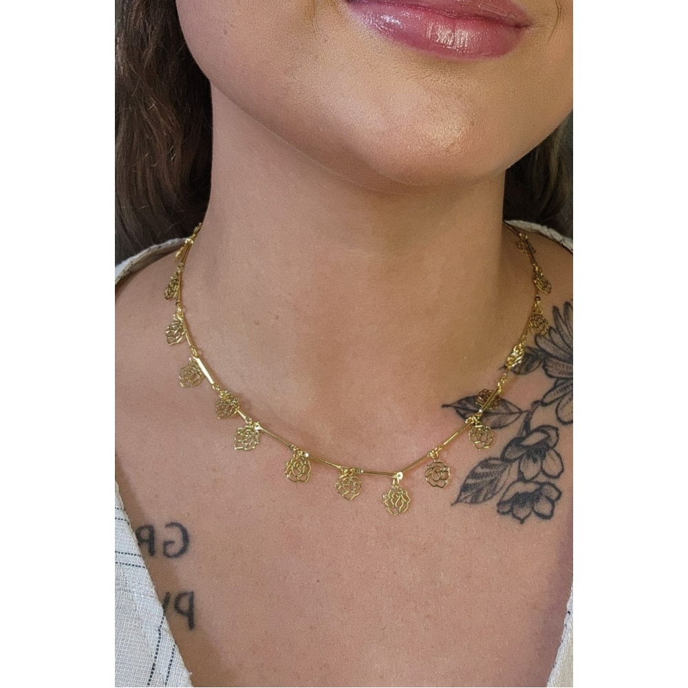 Colar com Corrente com Mini Flores Banhado em Ouro 18k - Dourado