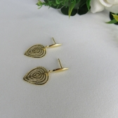 Brinco Médio Com Fio e Coração com Vários Vazados Banhado em Ouro 18k - Dourado