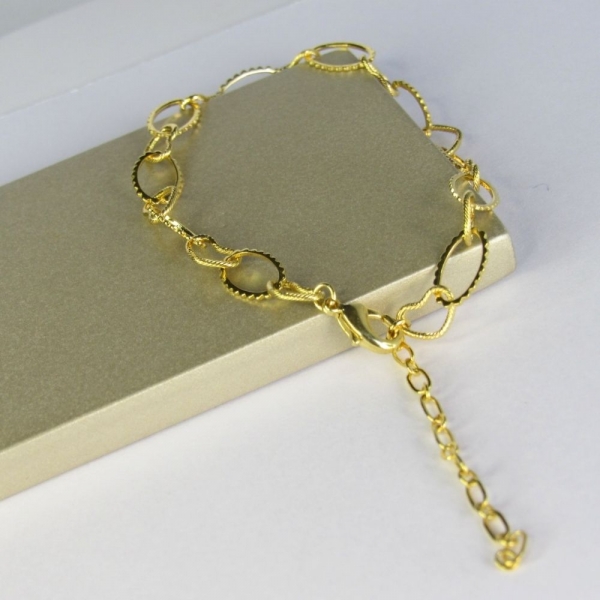 Pulseira Com Elos Ovais Intercalados Com Elos de Corações Banhado em Ouro 18k - Dourado