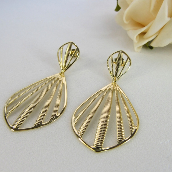 Brinco Grande de Concha Vazada Banhado em Ouro 18k - Dourado