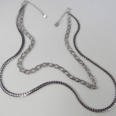 Colar Duplo com Correntes Grossas Banhado em Ródio Branco - Prateado