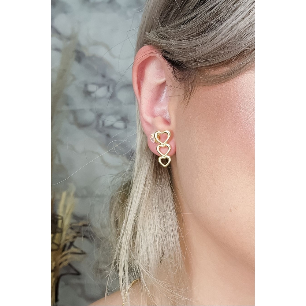 Brinco Três Corações Vazados Banhado em Ouro 18k - Dourado