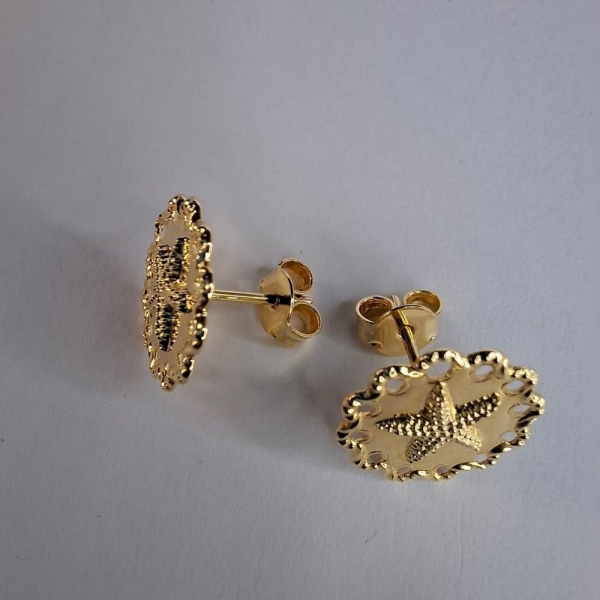 Brinco  Estrela do Mar Trabalhado Banhado em Ouro 18k - Dourado