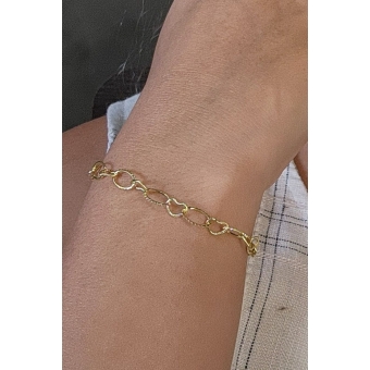 Pulseira Com Elos Ovais Intercalados Com Elos de Corações Banhado em Ouro 18k