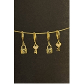 Brinco Duo Argolinha Chave e Cadeado Banhado em Ouro 18k - Dourado