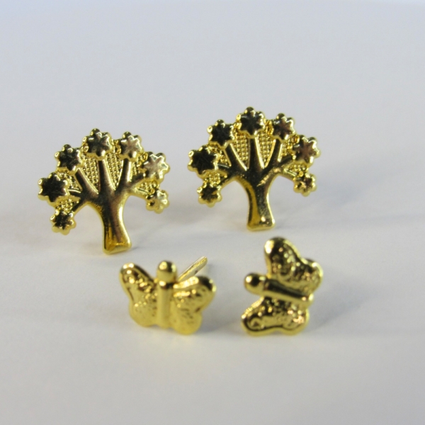 Brinco Duo de Árvore e Borboleta Banhado em Ouro 18k - Dourado