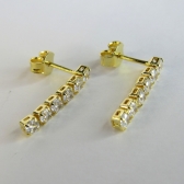 Brinco Pequeno Fio Com Cinco Zircônia Banhado em Ouro 18k - Dourado