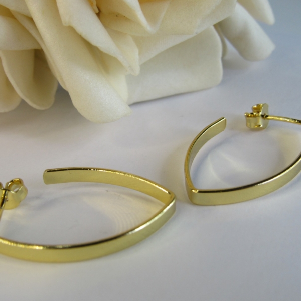 Brinco Argola Oval Banhado em Ouro 18k - Dourado