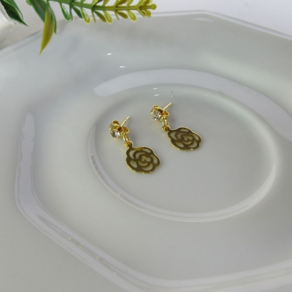 Brinco Pequeno de Flor Vazada com Zircônia Banhado em Ouro 18k - Dourado