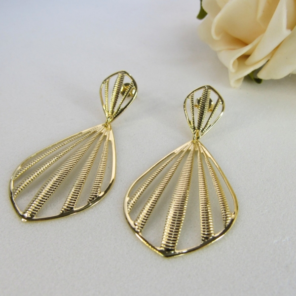 Brinco Grande de Concha Vazada Banhado em Ouro 18k - Dourado