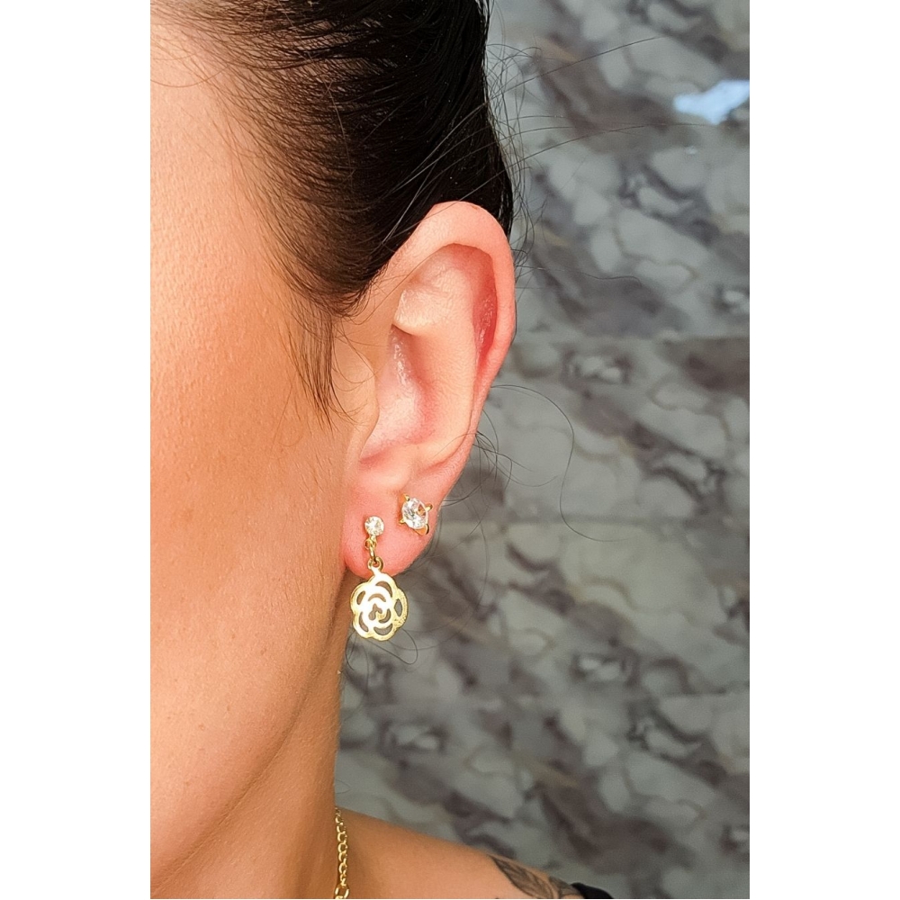 Brinco Pequeno de Flor Vazada com Zircônia Banhado em Ouro 18k - Dourado