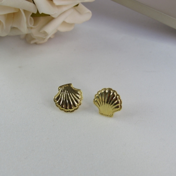 Brinco de Concha Banhado em Ouro 18k - Dourado